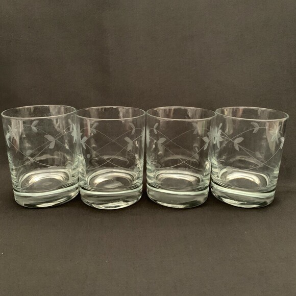 Double Old Fashion Clear Glass Glasses Etched Leaves Lot of 4 - Picture 6 of 6